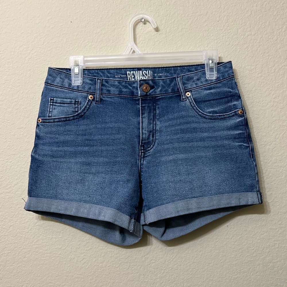 Rewash Light Wash Mid Rise Denim Shorts (3/26)
